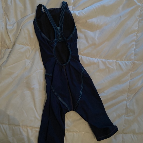 TYR Kneeskin Racing Suit – Youth 12 & Under - Picture 3 of 5